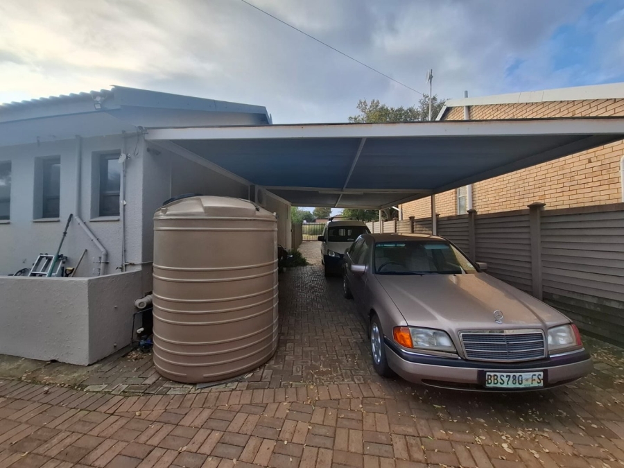 4 Bedroom Property for Sale in Pellissier Free State